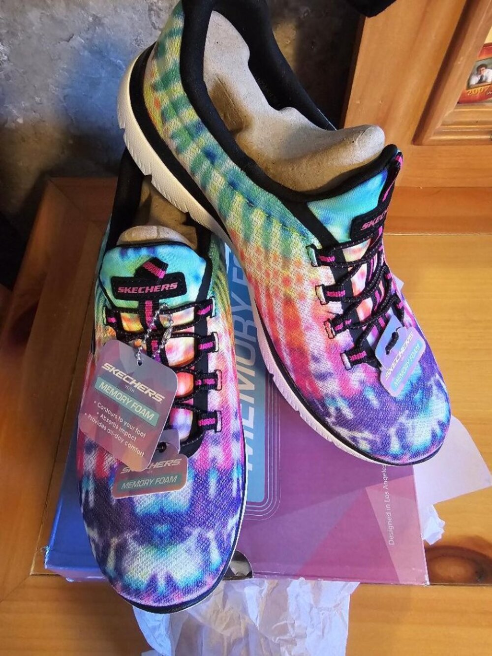 NWT women's Skechers Summit "Looking Groovy" Sneakers size 7.5